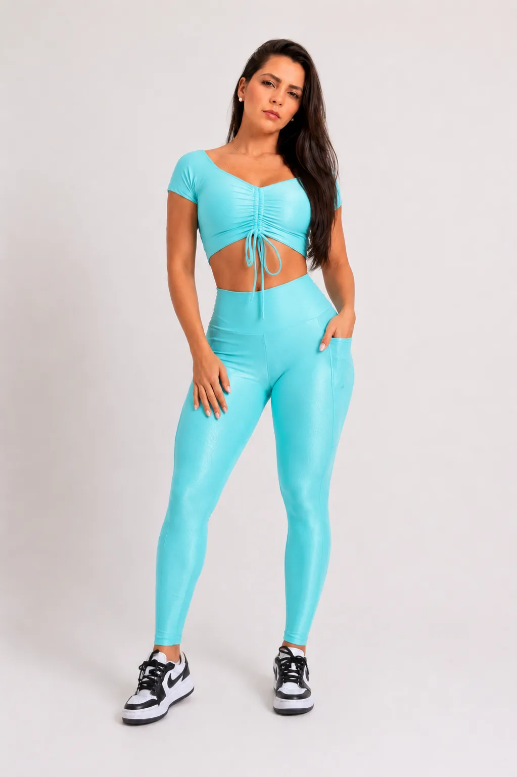 Conjunto Fitness com top cropped manguinha Soul  Halea
